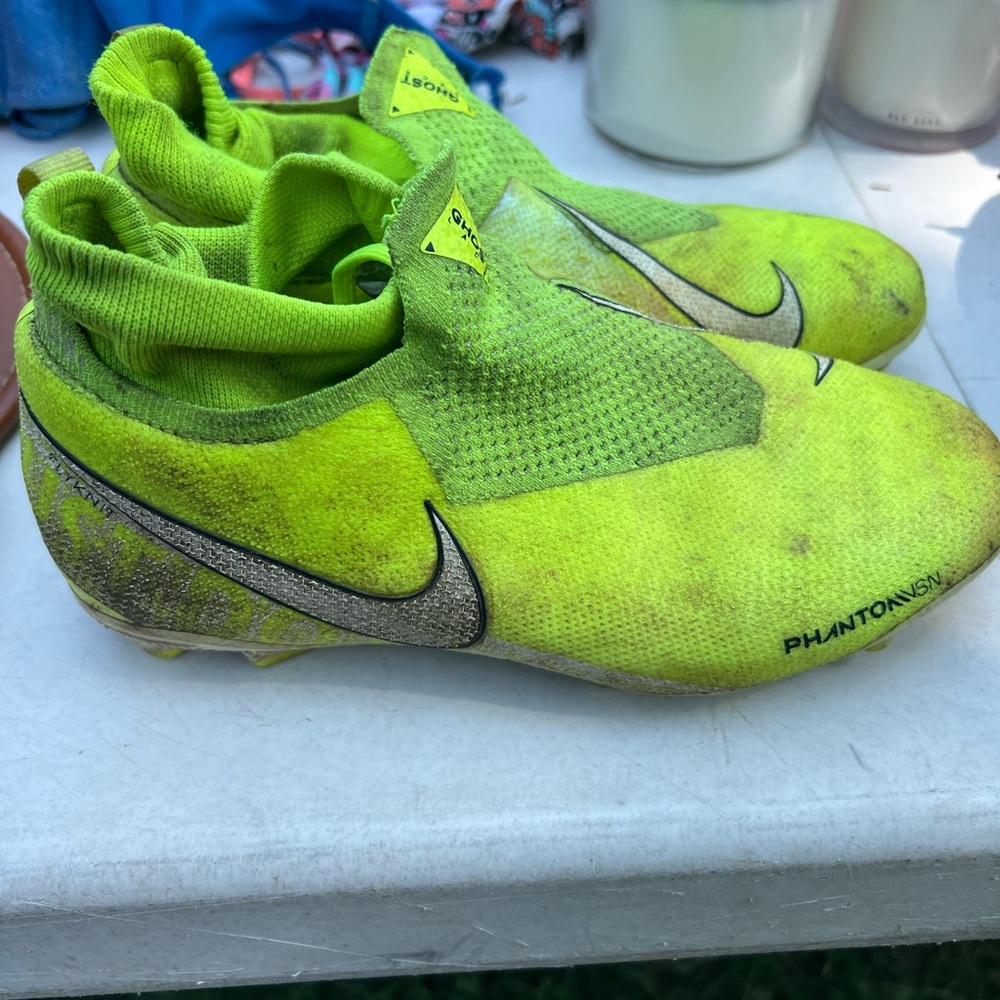 Kids Neon Green Soccer Cleats